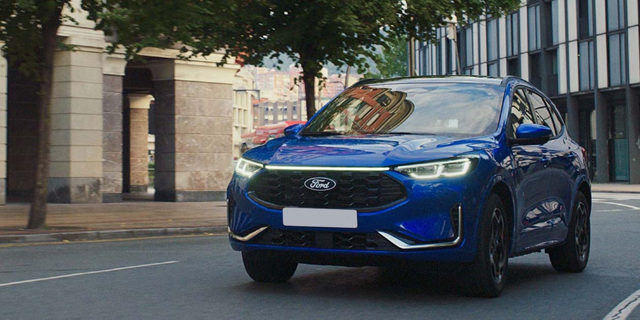 Immagine emozionale FORD KUGA 2.5 Benzina FHEV 180CV 2WD Titanium