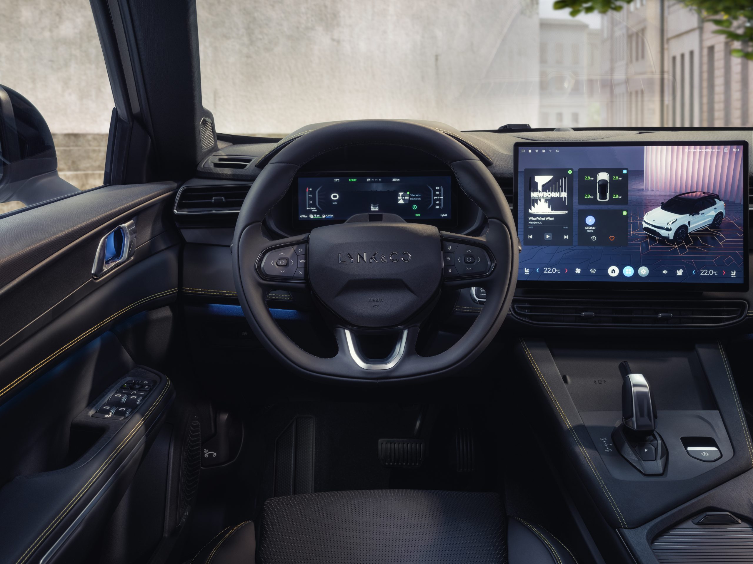Immagine MULTIMEDIALITA' CONNESSA - LYNK & CO 01 1.5 td phev Core auto