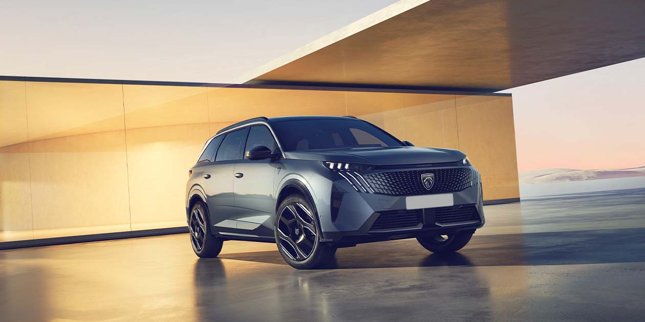 Immagine emozionale PEUGEOT 5008 Hybrid 145 e-DCS6 Allure