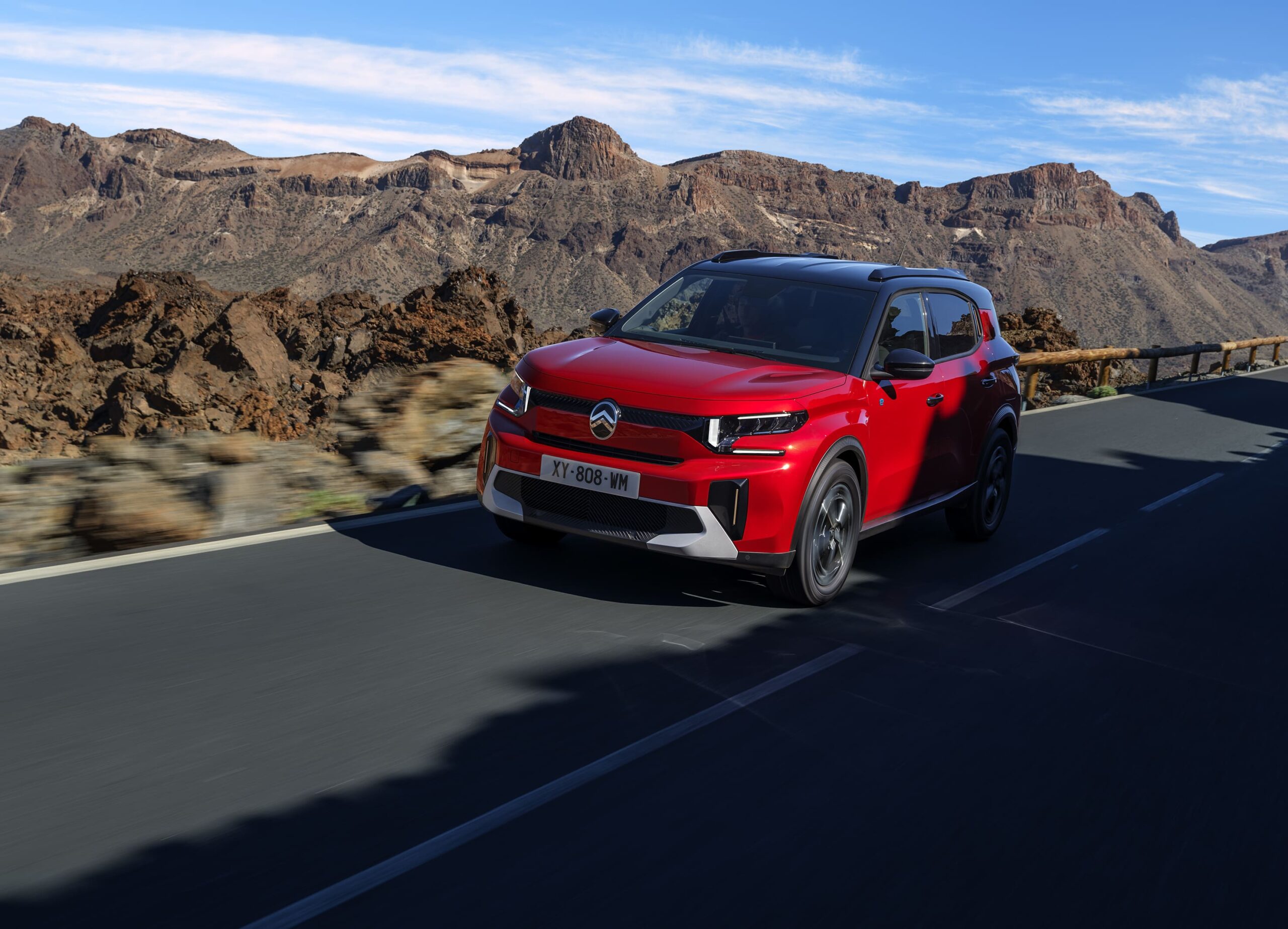 Immagine VERSATILITA' URBANA E FAMILIARE - CITROEN C3 AIRCROSS 1.2 HYBRID 136 eDCS6 MAX
